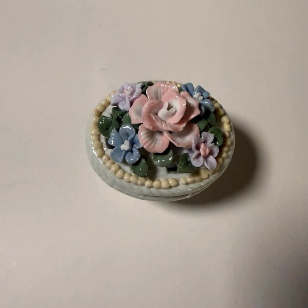 Vintage Porcelain Reticulated Floral Trinket Box Pierced Lattice Potpourri Dish